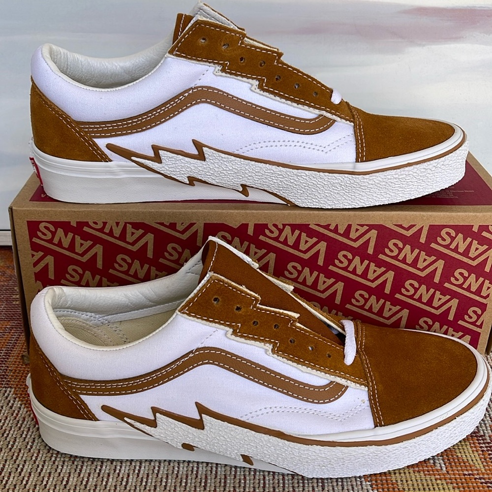 Vans Men’s Old Skool Bolt
Cathay Spice
VN0009Q5KFR 
Sneakers